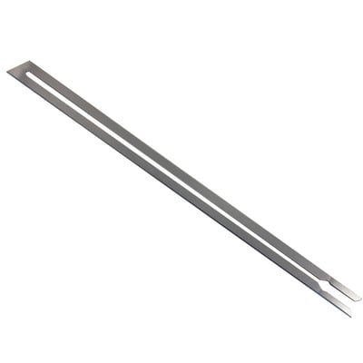 En 150 mm lang klinge til Profix og Akkufix flamingoskærere, fremstillet af metal med to parallelle slidser.