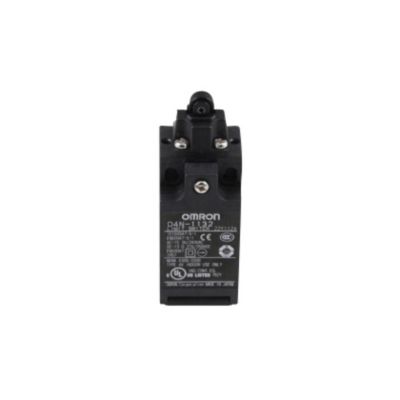 Omron D4N-4132 endestop med topmonteret rullestempel og tydelig label med modelinformation og godkendelser.
