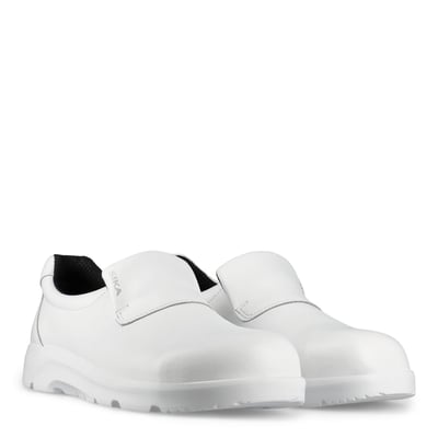 Et par hvide Sika Footwear Ootimax S2 hyttesko i størrelse 35 set forfra på hvid baggrund.