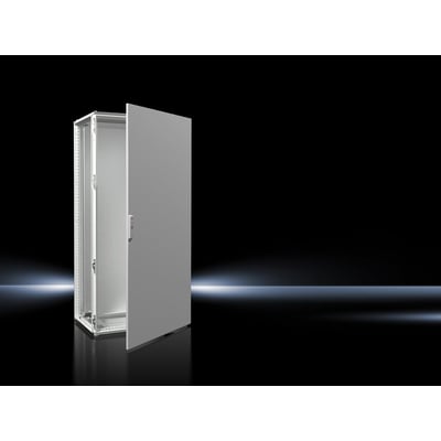 Rittal gulvskab VX25 i grå RAL 7035, 800x1600x500 mm (BxHxD), med frontdøren åben mod venstre, præsenteret på en sort, reflekterende baggrund.