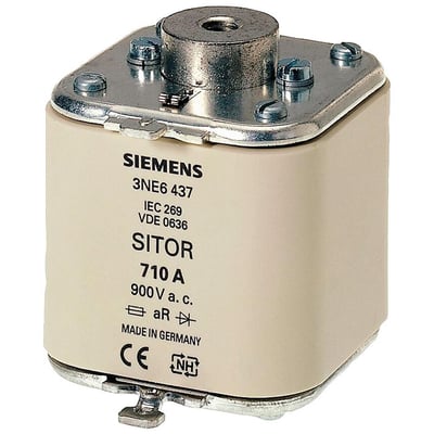 Siemens SITOR sikring 3NE6 437 med 710 A mærkestrøm og 900 V AC spænding, lavet i Tyskland.