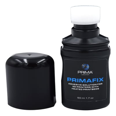 Prima PrimaFix-lim til 3D-printere i sort flaske med hvid påføringsspids og løs sort hætte.