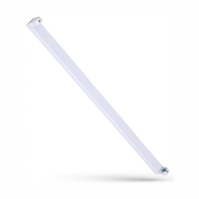 Hvidt SpectrumLED T8-grundarmatur til ét 60 cm LED-rør, vist skråt med tilslutninger i enderne.