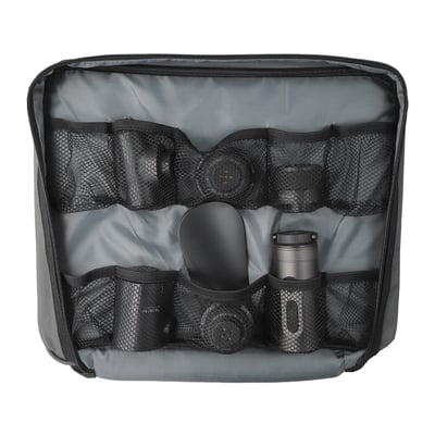 4smarts Outdoor SnapKit Set CamperKit ligger samlet i en åben grå opbevaringstaske med netlommer.