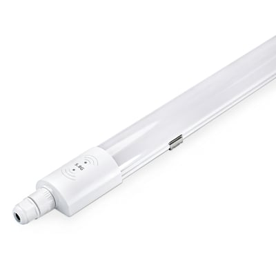 Hvidt HICRI PRO sensorarmatur på 150 cm med mikrobølgesensor integreret i armaturets ene ende.