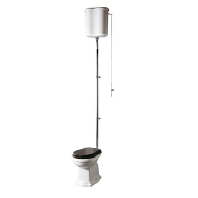Lavabo Contea Retro High gulvstående toilet med hvid skål, valnøddefarvet sæde, høj cisterne og synligt kromrør.