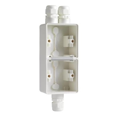 Niko 2-modul underlag i hvid plast med tre M20-indgange og kabelforskruninger, IP55-klassificeret.