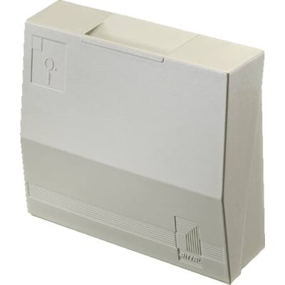 Rittal CD-/DVD-boks SZ i lysegrå plast, vist fra siden med synlige riller og Rittal logo præget på fronten.