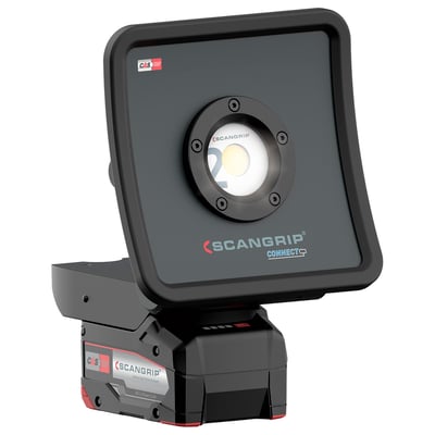 Scangrip NOVA 2 CONNECT LED-arbejdslampe på batteri, set skråt forfra med den firkantede lampeflade.
