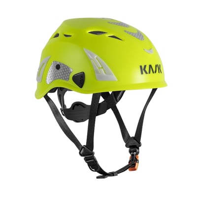 Kask Plasma AQ sikkerhedshjelm, Hi-Vis gul, vist fra fronten med hageremme og tydelig Kask logo på hjelmen.
