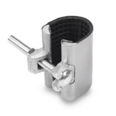 Reparationsklemme til 42-45 mm rør med 76 mm bredde, fremstillet af rustfrit stål med NBR gummitætning og A2 bolt.