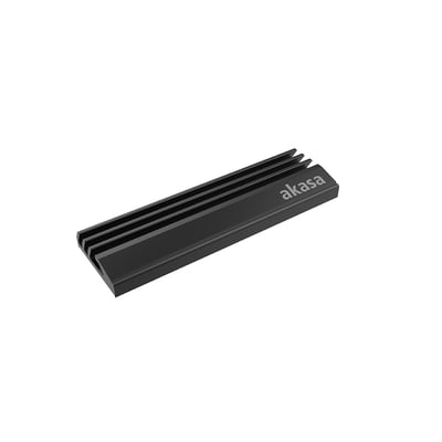 Akasa M.2 SSD heatsink i sort aluminium med diskrete køleribber og Akasa logo, præsenteret på en hvid baggrund.