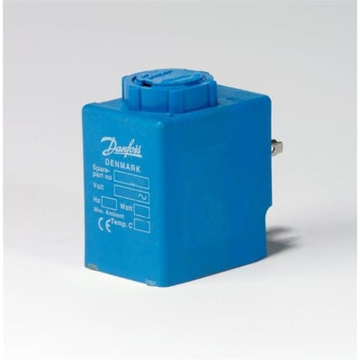 Danfoss spole i blå, set fra siden med hvid baggrund og tydeligt mærkat.