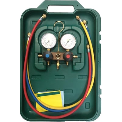 Refco BM2-3-DS-R290 2-vejs analogt manifoldsæt med to manometre og farvede slanger i grøn plastkuffert.
