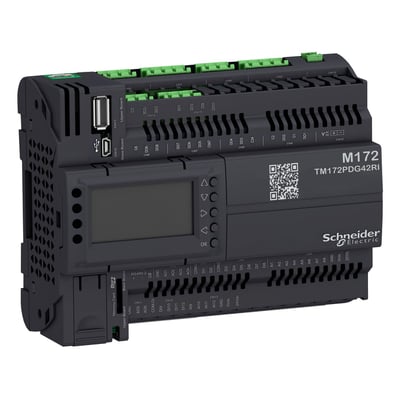 Schneider Electric M172 performance controller med display, Ethernet og 42 relæudgange set fra skrå vinkel på hvid baggrund.