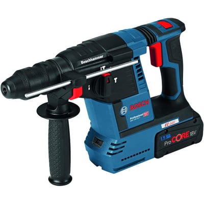 Nærbillede af Bosch GBH 18V-26 F Professional borehammer i blå og sort, med fokus på detaljer og mærkater.