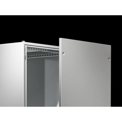 Rittal VX IT sideplade, vandret opdelt, monteret på IT-skab med en højde på 2000 mm og dybde på 1200 mm.
