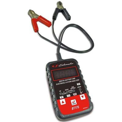 Schumacher BT17512V digital batteritester med røde og sorte klemmer og et digitalt display.