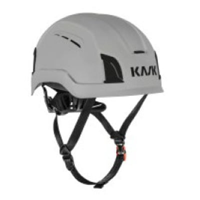 Lys grå Kask Zenith X Max Air-hjelm med sort hagerem, set skråt forfra.