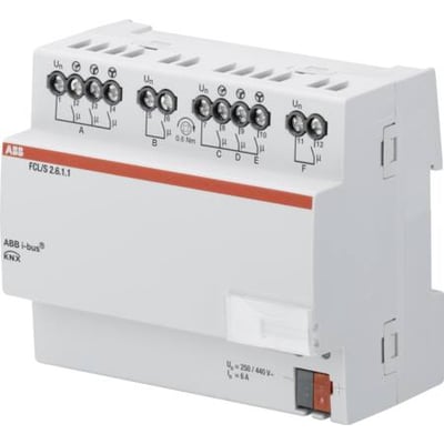 ABB KNX blæser-/ventilator aktuator 6A, 2-kanal MDRC Fcl/S 2.6.1.1 monteret på en DIN-skinne med tydelige mærkninger for tilslutninger.