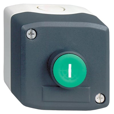 Schneider Electric trykkasse XALD102 set fra en let skrå vinkel, viser gråt kabinet med grønt betjeningsknap.
