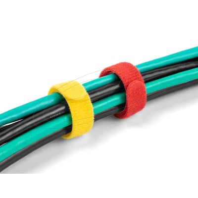 DeLock kabelbinder med burrebånd på 150 x 12 mm holder grønne og sorte kabler samlet med røde og gule bånd.
