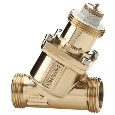 Nærbillede af Frese OPTIMA Compact DN15N/N motorventil af DZR messing, med synlige skruer og 3/4" gevindtilslutninger.