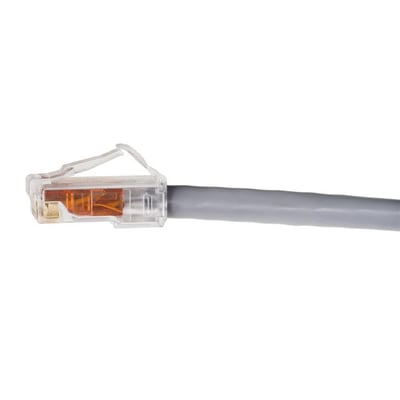 CommScope SYSTIMAX GigaSPEED XL GS8E patchkabel, mørkegrå, 10,68m med transparent RJ45-stik og gyldne kontakter.
