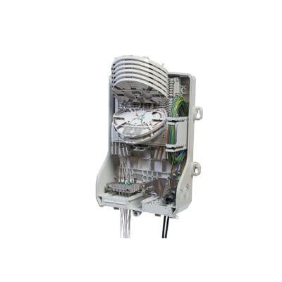 CommScope BUDI-1S-SP-A splidseboks åben, viser op til 96 fiberled, kassetter og interne kabler på hvid baggrund.