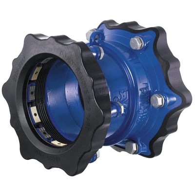 AVK Supa Maxi™ universal trækfast kobling, model reduceret, i blåt støbejern med sorte gribekranse og metalbolte.