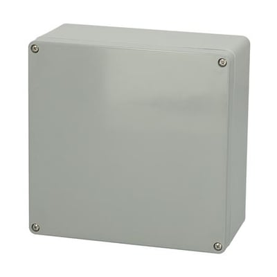 Fibox Euronorm II monteringskasse i grå polyester med mål på 250x255x120 mm, vist med låg og fire skruer på en hvid baggrund.