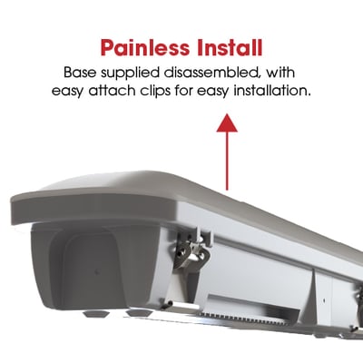 Ansell Lighting Tornado Evo L:1500 armatur viser det smarte "Painless Install" system med aftagelig base og nemme monteringsclips.