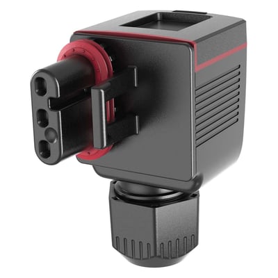 Grundfos adapterstik ALPHA GO i sort plast med røde detaljer, designet til ALPHA1 og ALPHA2 GO cirkulationspumper.