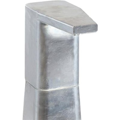 Gado f/TOWER pullertarmatur i galvaniseret stål med et unikt, kantet design og integreret LED lyskilde.