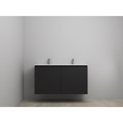 Sanibell Online møbelsæt i matsort, 121x46 cm, med dobbelt vask og to grebsfrie softclose låger, vist på en lysegrå væg.