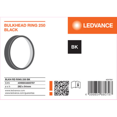 Emballagen til LEDVANCE Bulkhead Ring 250 viser den sorte dekorationsring til et rundt udendørsarmatur.