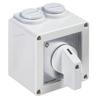 Kraus & Naimer Dahlanderomskifter CA10.A440.PN1 i hvid plastkapsling med 20A og 0-1-2 funktion på isoleret baggrund.