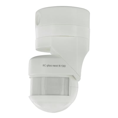 B.E.G. bevægelsessensor RC-Plus Next N 130 i hvid plast med 130° detekteringsområde og synlige justeringsmuligheder.