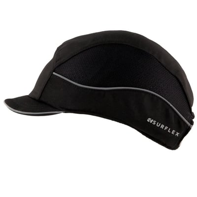 Sort Bump Cap Air Stream med kort skygge, viser meshpaneler på siderne og reflekterende striber foran og på siden.