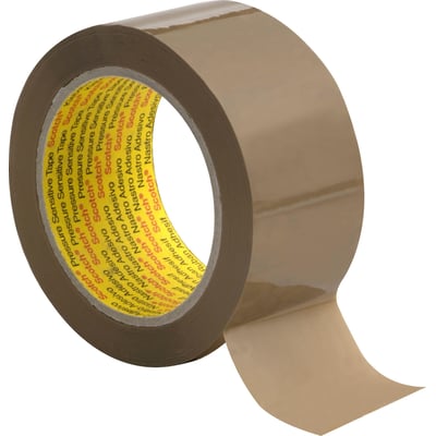 Brun Scotch® 3739 emballagetape på rulle, 50 mm x 990 m, med trykt logo og produktinformation langs siden.