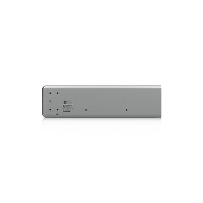 Ubiquiti UniFi Protect Network Video Recorder G2 Pro i sølvfarvet kabinet, set fra undersiden med mærkning og skruehuller.