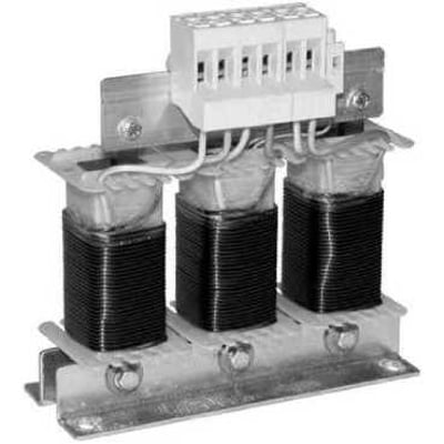 Schneider Electric motorinduktans 215A til ATV61/71 frekvensomformere, vist med tre sorte spoler og hvide terminalblokke.