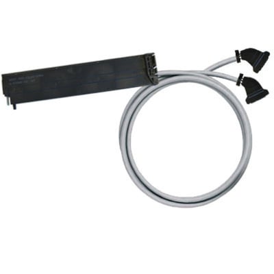 Weidmüller PLC-kabel til digitale signaler med 20 poler og 3 m LiYY-kabel, vist oprullet med sorte stik.