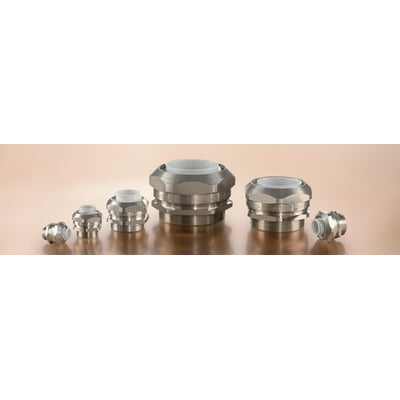 Fem forniklede messing-koblinger af typen Han M12 med hvide indsatser på en lyserød-kobberfarvet baggrund.