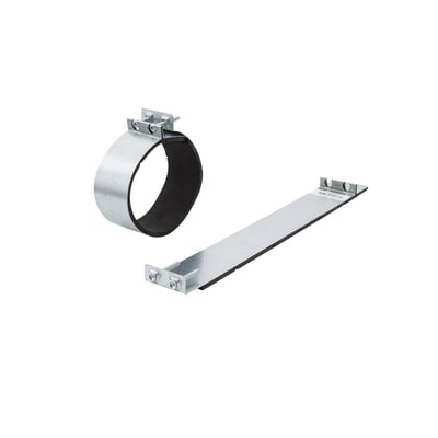Montagebøjle DMK til 125 mm cirkulære kanaler, fremstillet af galvaniseret stål med sort polyethylenskum indvendigt.