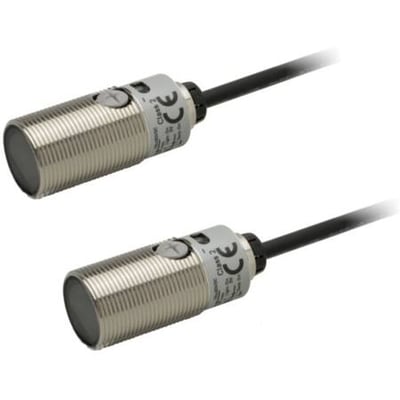 Omron fotoelektrisk sensor E3FB-TP11 med M18 gevind og 2 meter kabel, vist som to enheder.