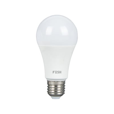 FESH Smart Home LED pære med E27 fatning i standard form, isoleret på hvid baggrund.