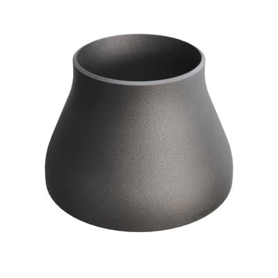 Koncentrisk reduktion i P235GH stål, 219,1 x 6,3 mm til 139,7 x 4 mm, isoleret på hvid baggrund.