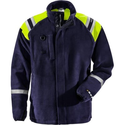 Kansas Hi-Vis fleecejakke i marineblå med gule detaljer og refleksbånd, vist på en mand i størrelse S.