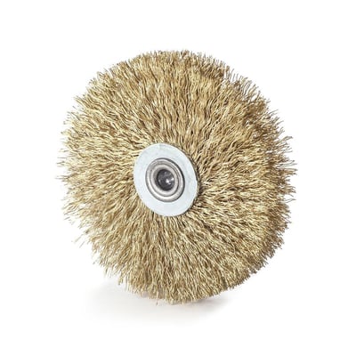 Spånbørste STM med messingbørste, Ø80mm og 15mm bredde, viser bølget tråd og monteringshul med 8mm diameter.
